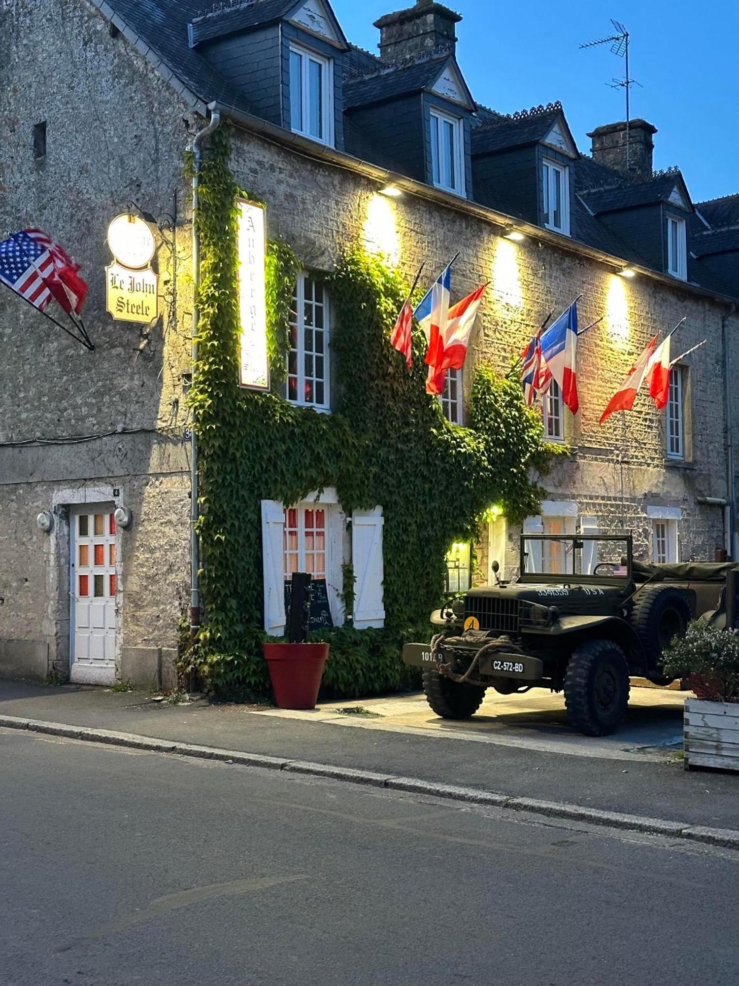 Auberge Le John Steele Sainte-Mère-Église Екстериор снимка